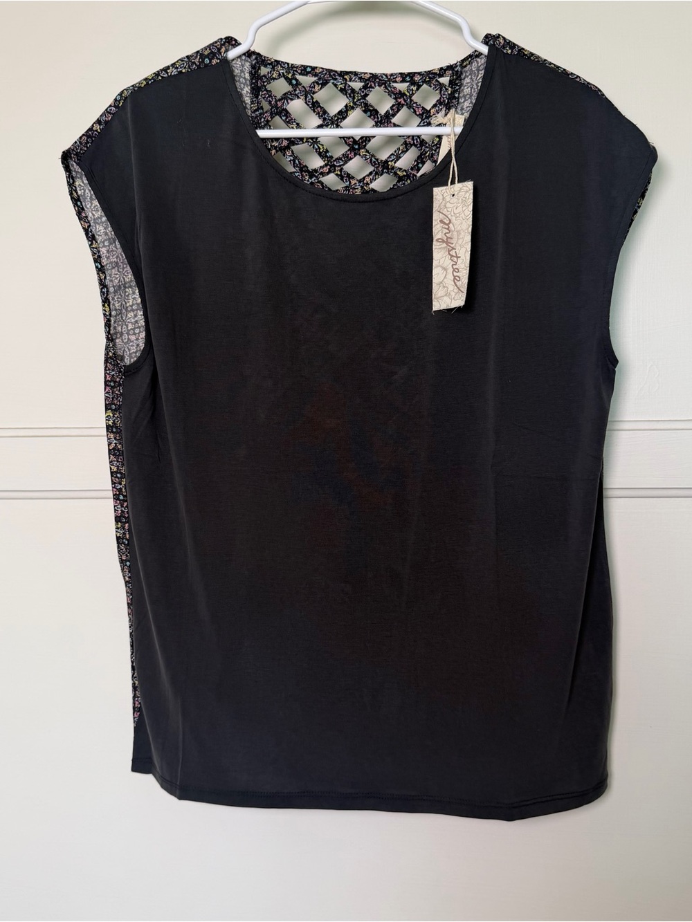 Mystree- Women's Black Floral Lattice Back Cap Sleeve Top (R0006)